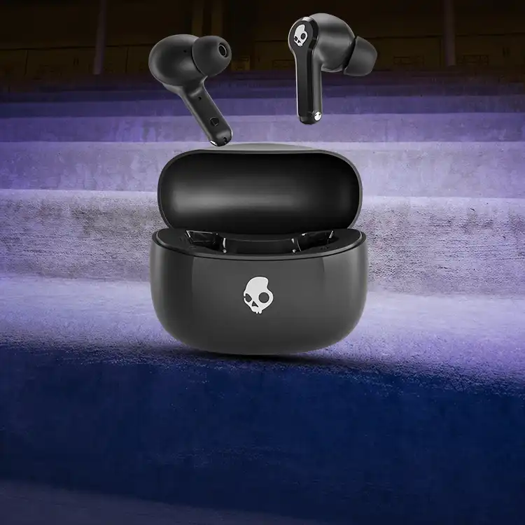 UPROAR <BR>FEEL THE BEAT