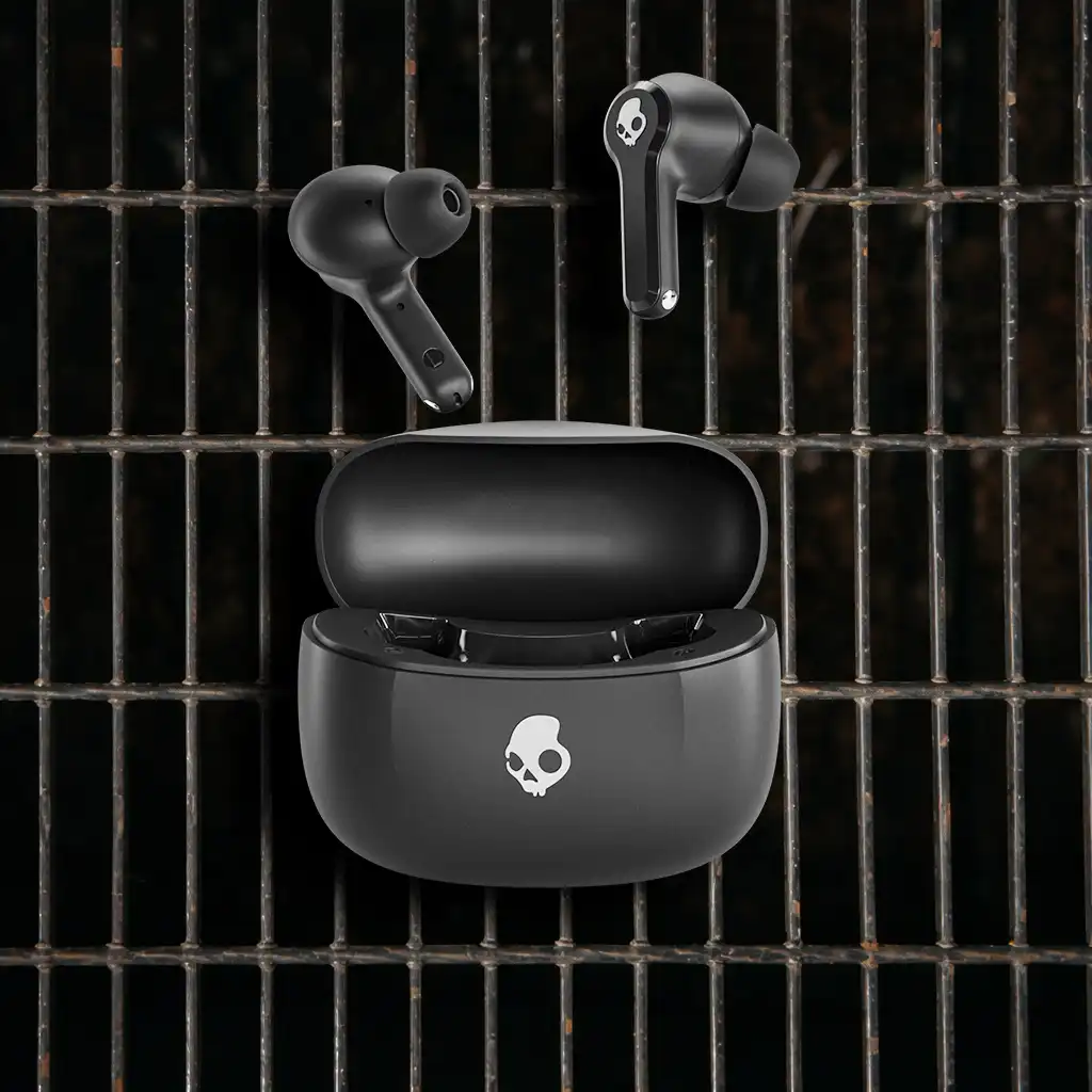 UPROAR <BR>FEEL THE BEAT