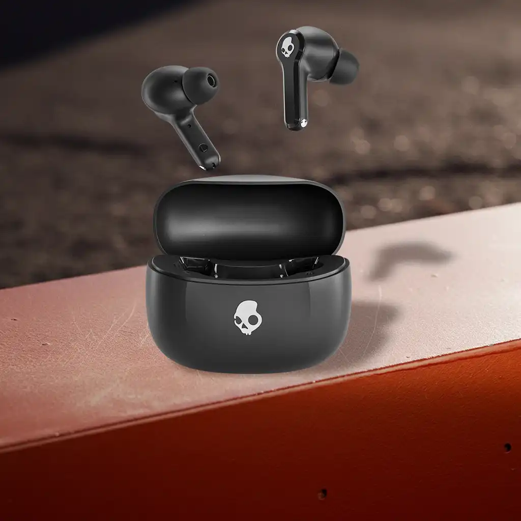 UPROAR <BR>FEEL THE BEAT